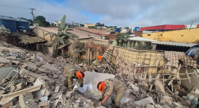 Parte de hotel desaba em Tianguá, mata hóspede e mobiliza resgate