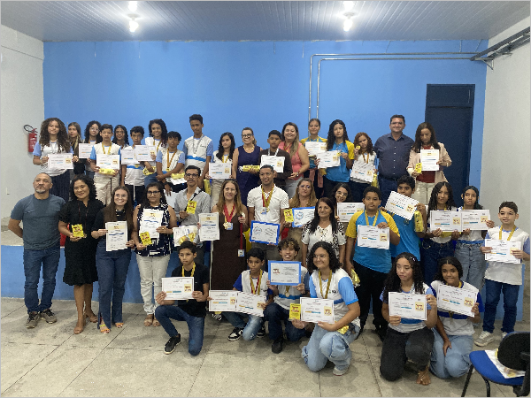 Educação do Crato realiza solenidade de entrega das medalhas do Prêmio PETECA 2025