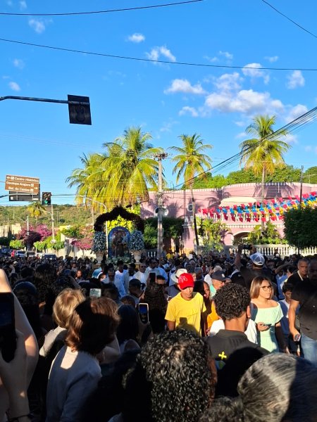 Procissão encerra o Pau da Bandeira de Santo Antônio em Barbalha