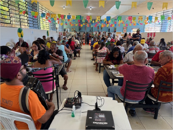 Restaurante Popular do Crato celebra período junino com cardápio especial, forró e valorização da comunidade