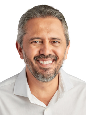Elmano de Freitas é reeleito governador do Ceará no primeiro turno